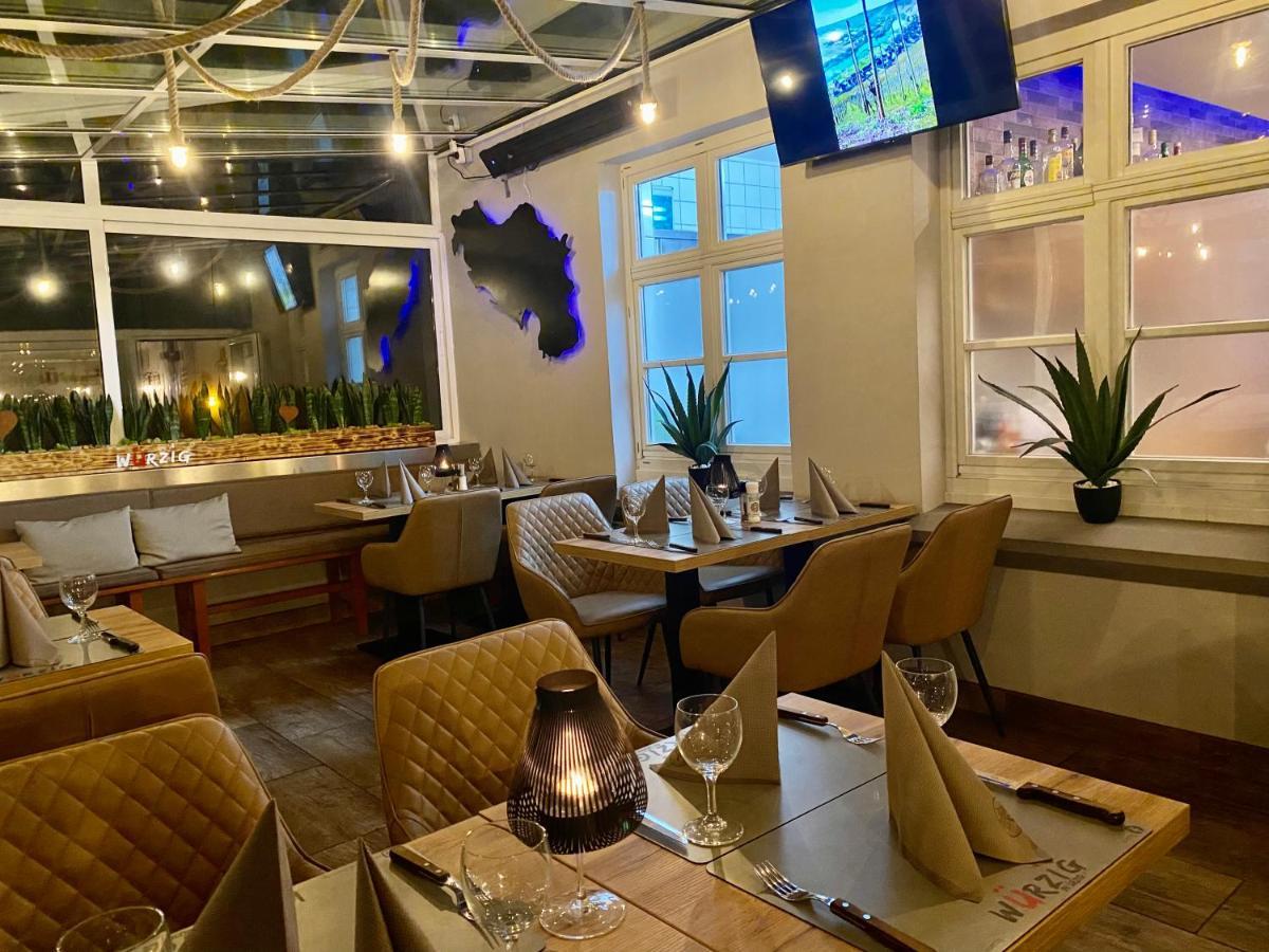 Hotel Restaurant Wuerzig In Ürzig Zewnętrze zdjęcie
