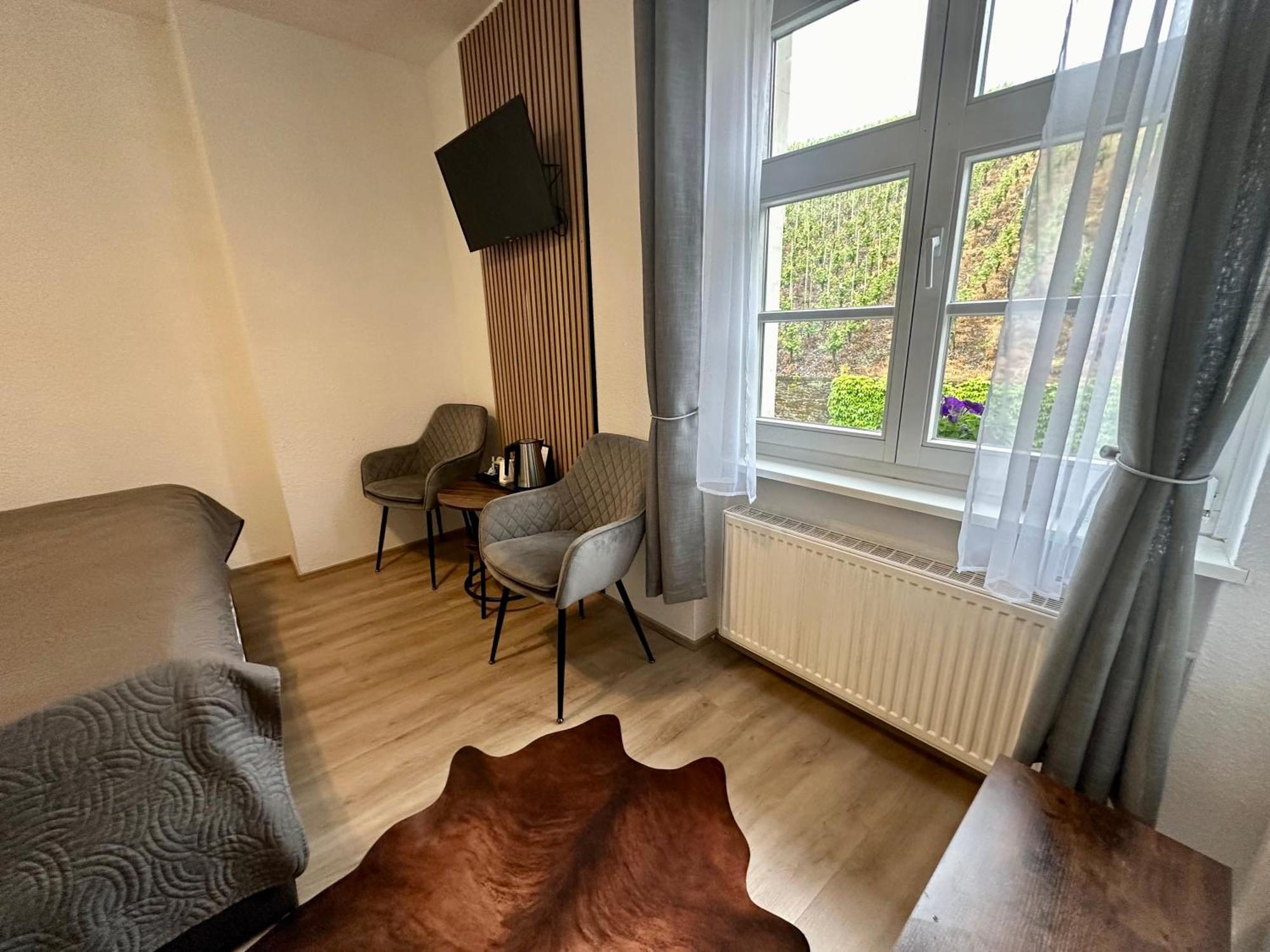 Hotel Restaurant Wuerzig In Ürzig Zewnętrze zdjęcie